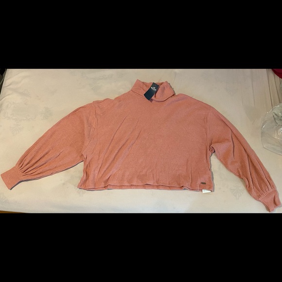 NWT Hollister Crop Turtle Neck Long Sleeve - Picture 5 of 6